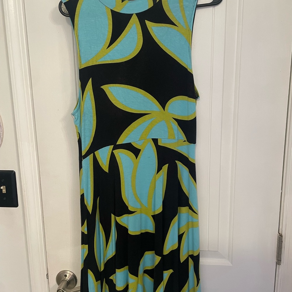 Dress - Picture 2 of 2